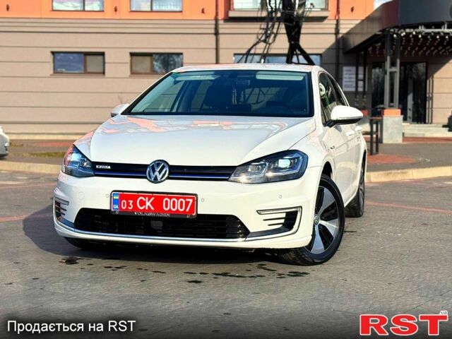 Белый Фольксваген e-Golf, объемом двигателя 0 л и пробегом 96 тыс. км за 12200 $, фото 1 на Automoto.ua