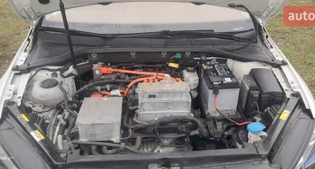 Білий Фольксваген e-Golf, об'ємом двигуна 0 л та пробігом 88 тис. км за 16499 $, фото 32 на Automoto.ua