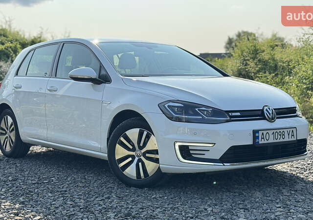 Белый Фольксваген e-Golf, объемом двигателя 0 л и пробегом 73 тыс. км за 17900 $, фото 21 на Automoto.ua