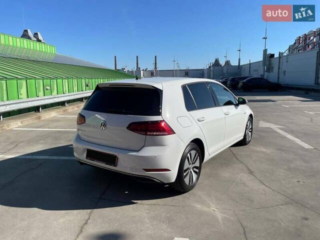 Белый Фольксваген e-Golf, объемом двигателя 0 л и пробегом 124 тыс. км за 13490 $, фото 5 на Automoto.ua