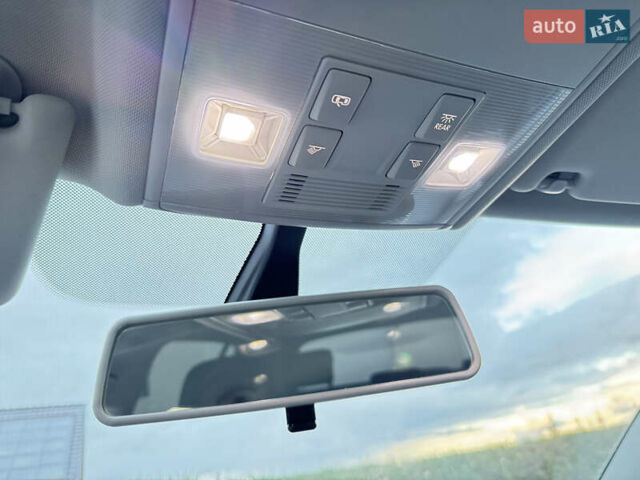 Белый Фольксваген e-Golf, объемом двигателя 0 л и пробегом 24 тыс. км за 15800 $, фото 16 на Automoto.ua