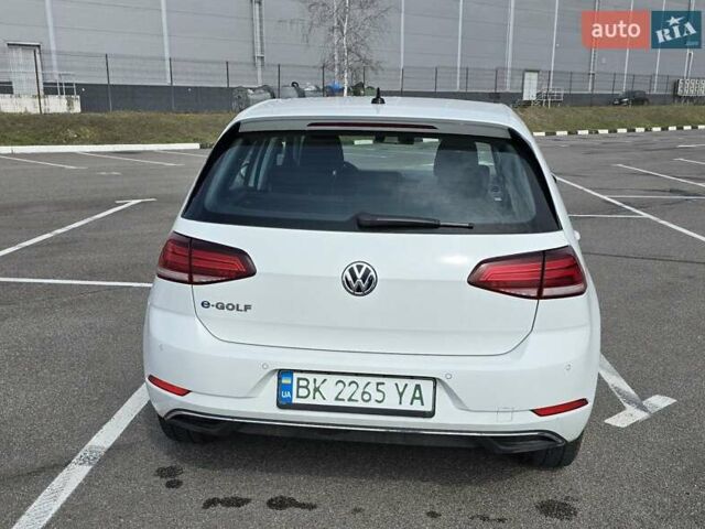 Белый Фольксваген e-Golf, объемом двигателя 0 л и пробегом 96 тыс. км за 14441 $, фото 18 на Automoto.ua