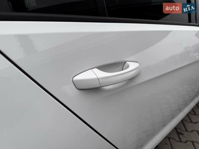 Белый Фольксваген e-Golf, объемом двигателя 0 л и пробегом 71 тыс. км за 12999 $, фото 20 на Automoto.ua
