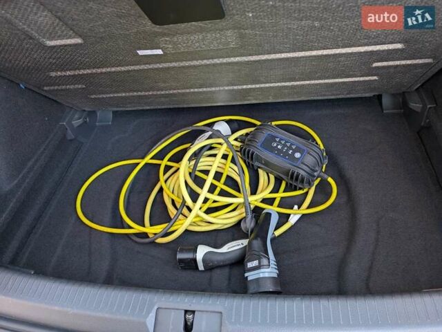 Білий Фольксваген e-Golf, об'ємом двигуна 0 л та пробігом 28 тис. км за 14900 $, фото 35 на Automoto.ua