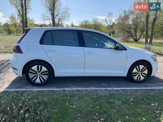 Белый Фольксваген e-Golf, объемом двигателя 0 л и пробегом 44 тыс. км за 16800 $, фото 9 на Automoto.ua