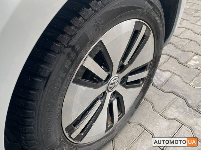 Білий Фольксваген e-Golf, об'ємом двигуна 36 л та пробігом 36 тис. км за 17850 $, фото 18 на Automoto.ua