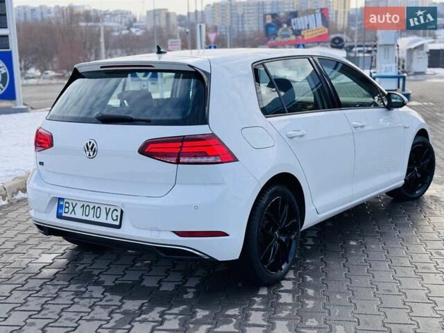 Белый Фольксваген e-Golf, объемом двигателя 0 л и пробегом 87 тыс. км за 12999 $, фото 3 на Automoto.ua
