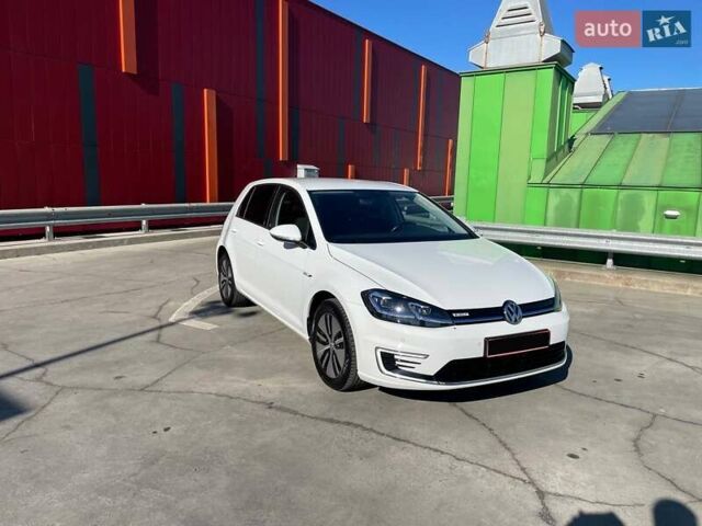 Белый Фольксваген e-Golf, объемом двигателя 0 л и пробегом 124 тыс. км за 13490 $, фото 2 на Automoto.ua