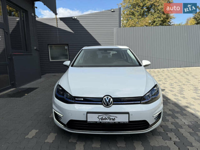 Белый Фольксваген e-Golf, объемом двигателя 0 л и пробегом 137 тыс. км за 13800 $, фото 2 на Automoto.ua
