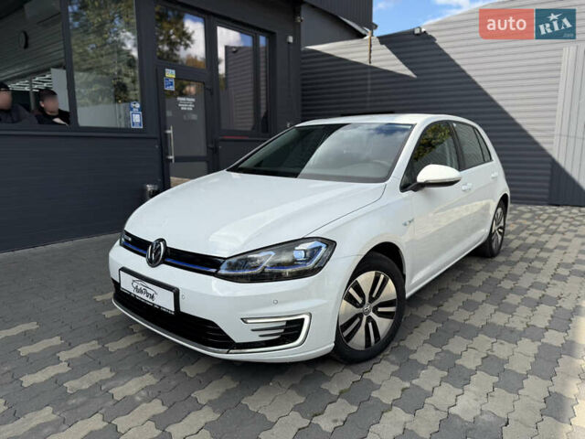 Белый Фольксваген e-Golf, объемом двигателя 0 л и пробегом 137 тыс. км за 13800 $, фото 10 на Automoto.ua