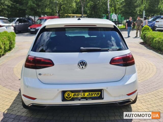 Белый Фольксваген e-Golf, объемом двигателя 36 л и пробегом 114 тыс. км за 15000 $, фото 7 на Automoto.ua