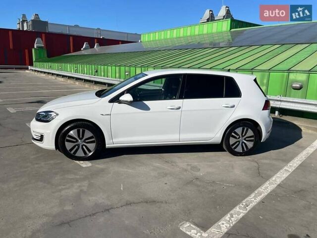 Белый Фольксваген e-Golf, объемом двигателя 0 л и пробегом 125 тыс. км за 13500 $, фото 2 на Automoto.ua