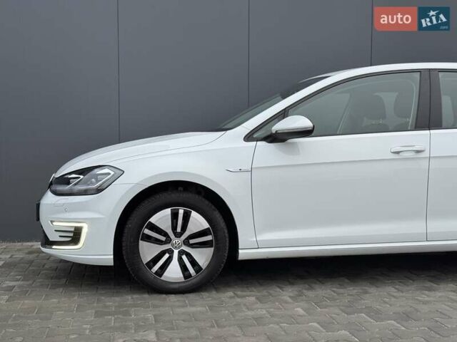 Білий Фольксваген e-Golf, об'ємом двигуна 0 л та пробігом 79 тис. км за 13900 $, фото 9 на Automoto.ua