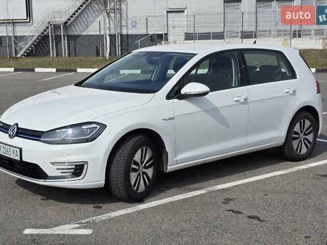 Белый Фольксваген e-Golf, объемом двигателя 0 л и пробегом 96 тыс. км за 14441 $, фото 14 на Automoto.ua
