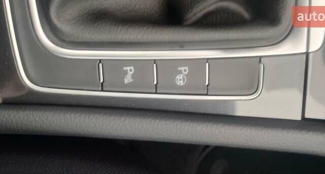 Білий Фольксваген e-Golf, об'ємом двигуна 0 л та пробігом 88 тис. км за 16499 $, фото 27 на Automoto.ua