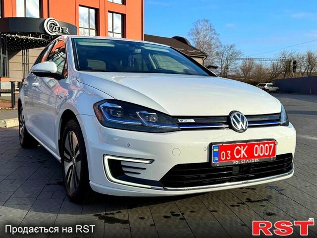 Белый Фольксваген e-Golf, объемом двигателя 0 л и пробегом 96 тыс. км за 12200 $, фото 7 на Automoto.ua