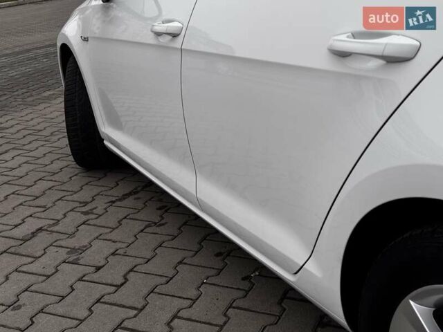 Белый Фольксваген e-Golf, объемом двигателя 0 л и пробегом 71 тыс. км за 12999 $, фото 16 на Automoto.ua