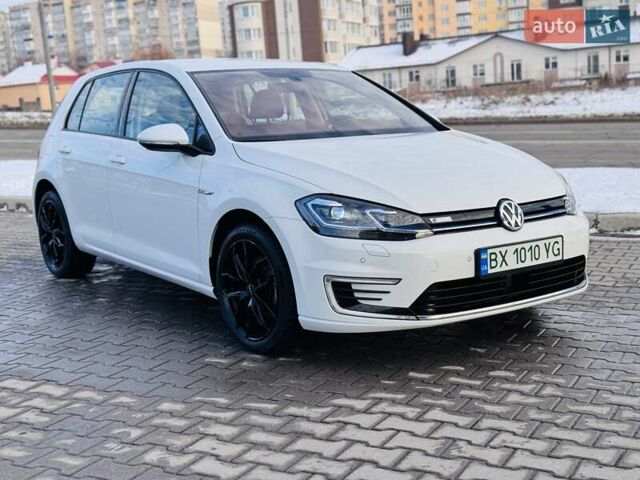 Белый Фольксваген e-Golf, объемом двигателя 0 л и пробегом 87 тыс. км за 12999 $, фото 5 на Automoto.ua