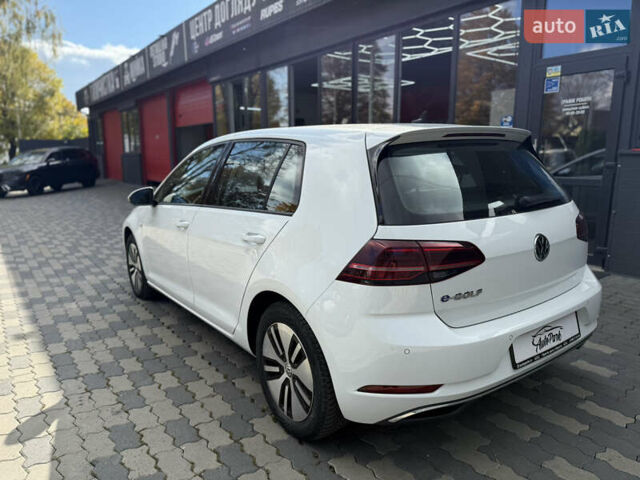 Белый Фольксваген e-Golf, объемом двигателя 0 л и пробегом 137 тыс. км за 13800 $, фото 7 на Automoto.ua