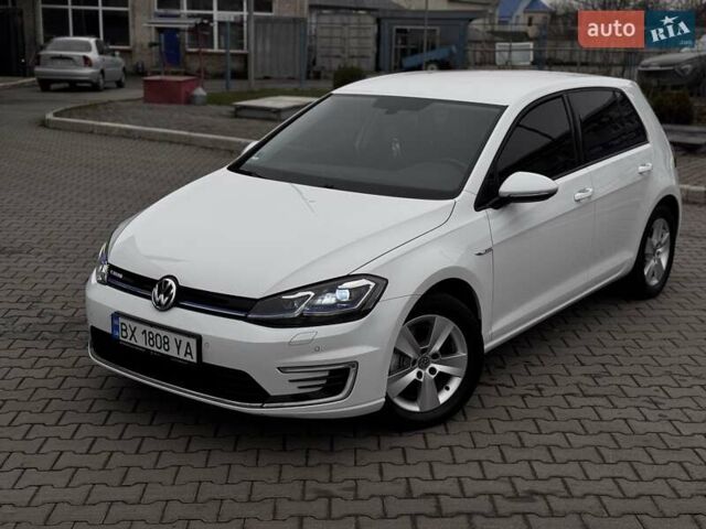 Белый Фольксваген e-Golf, объемом двигателя 0 л и пробегом 71 тыс. км за 12999 $, фото 44 на Automoto.ua