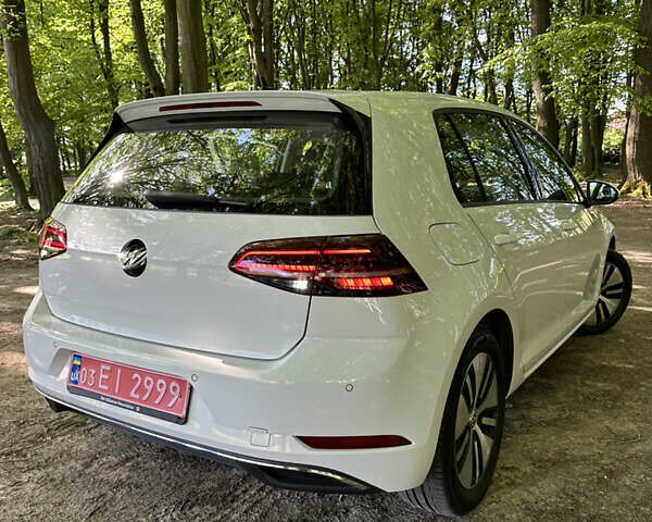 Белый Фольксваген e-Golf, объемом двигателя 0 л и пробегом 46 тыс. км за 15900 $, фото 22 на Automoto.ua