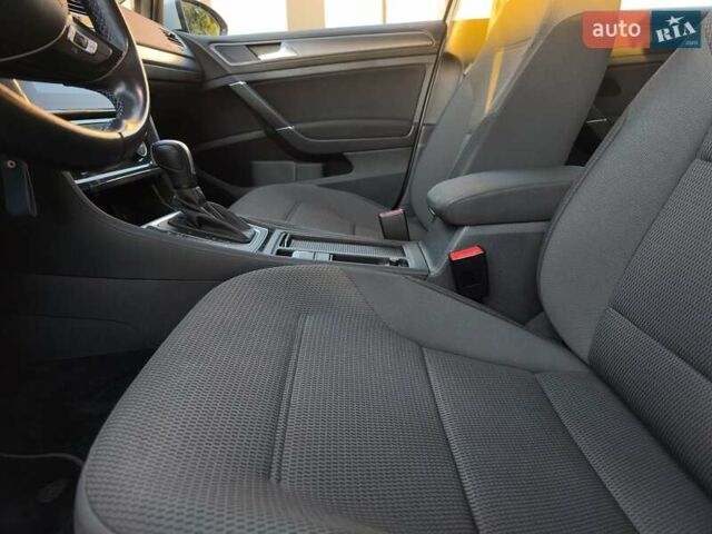 Білий Фольксваген e-Golf, об'ємом двигуна 0 л та пробігом 108 тис. км за 13800 $, фото 27 на Automoto.ua