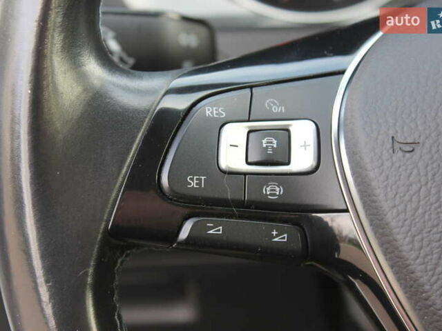 Белый Фольксваген e-Golf, объемом двигателя 0 л и пробегом 69 тыс. км за 13999 $, фото 33 на Automoto.ua