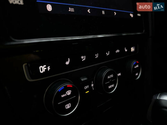 Білий Фольксваген e-Golf, об'ємом двигуна 0 л та пробігом 97 тис. км за 13999 $, фото 19 на Automoto.ua