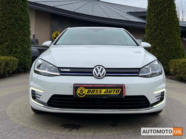 Белый Фольксваген e-Golf, объемом двигателя 36 л и пробегом 41 тыс. км за 21150 $, фото 1 на Automoto.ua