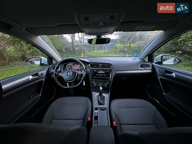 Белый Фольксваген e-Golf, объемом двигателя 0 л и пробегом 113 тыс. км за 13700 $, фото 10 на Automoto.ua