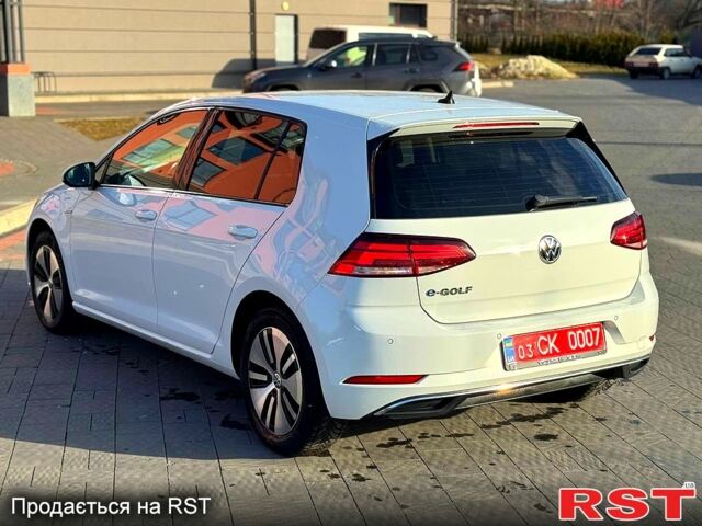 Белый Фольксваген e-Golf, объемом двигателя 0 л и пробегом 96 тыс. км за 12200 $, фото 6 на Automoto.ua