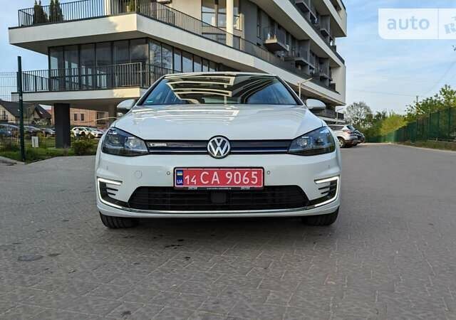 Білий Фольксваген e-Golf, об'ємом двигуна 0 л та пробігом 56 тис. км за 14950 $, фото 18 на Automoto.ua