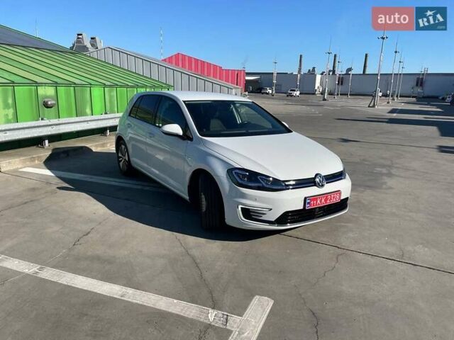 Белый Фольксваген e-Golf, объемом двигателя 0 л и пробегом 125 тыс. км за 13500 $, фото 1 на Automoto.ua