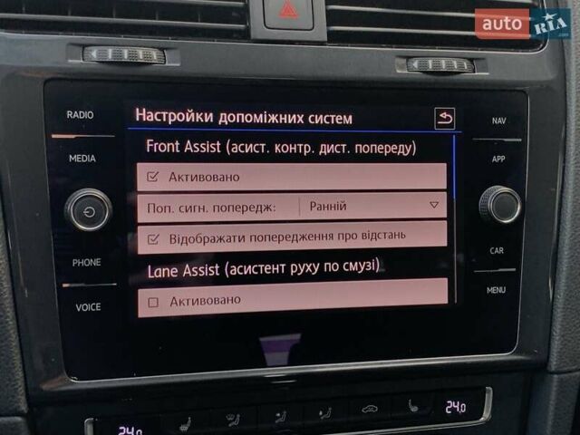 Белый Фольксваген e-Golf, объемом двигателя 0 л и пробегом 73 тыс. км за 13955 $, фото 55 на Automoto.ua