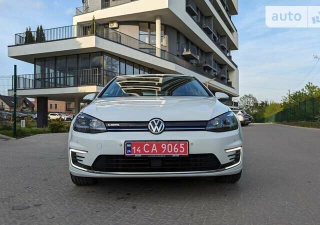 Білий Фольксваген e-Golf, об'ємом двигуна 0 л та пробігом 56 тис. км за 14950 $, фото 17 на Automoto.ua