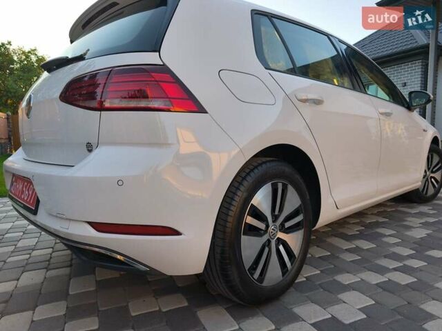 Білий Фольксваген e-Golf, об'ємом двигуна 0 л та пробігом 108 тис. км за 13800 $, фото 13 на Automoto.ua
