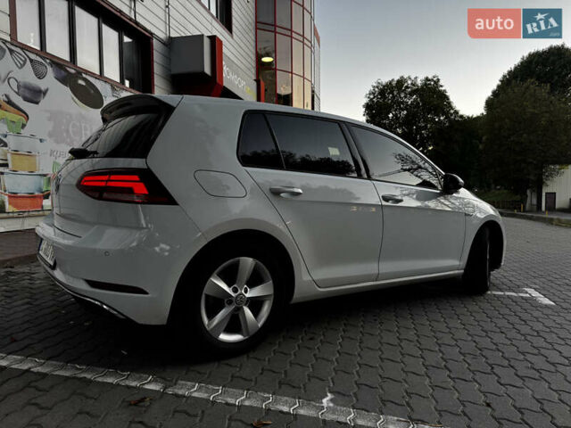 Білий Фольксваген e-Golf, об'ємом двигуна 0 л та пробігом 97 тис. км за 13999 $, фото 15 на Automoto.ua