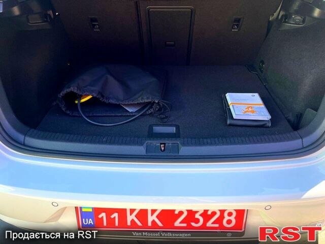Белый Фольксваген e-Golf, объемом двигателя 100 л и пробегом 124 тыс. км за 13400 $, фото 6 на Automoto.ua