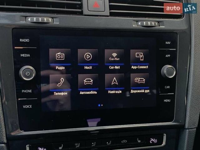 Белый Фольксваген e-Golf, объемом двигателя 0 л и пробегом 73 тыс. км за 13955 $, фото 58 на Automoto.ua