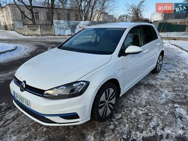 Белый Фольксваген e-Golf, объемом двигателя 0 л и пробегом 25 тыс. км за 14500 $, фото 7 на Automoto.ua