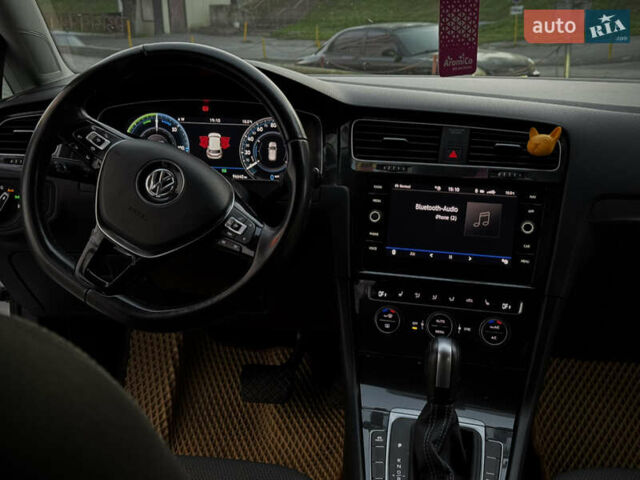 Білий Фольксваген e-Golf, об'ємом двигуна 0 л та пробігом 97 тис. км за 13999 $, фото 23 на Automoto.ua