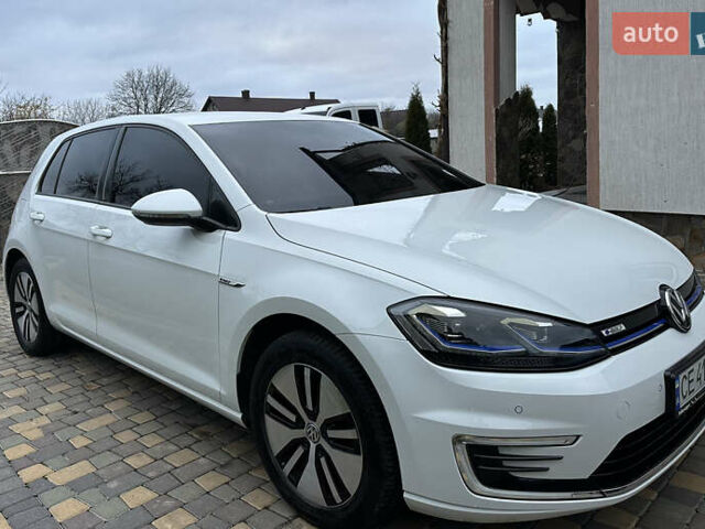 Белый Фольксваген e-Golf, объемом двигателя 0 л и пробегом 70 тыс. км за 13700 $, фото 8 на Automoto.ua