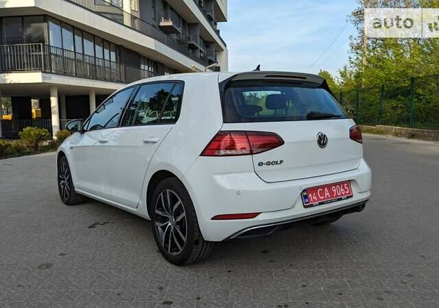 Білий Фольксваген e-Golf, об'ємом двигуна 0 л та пробігом 56 тис. км за 14950 $, фото 10 на Automoto.ua