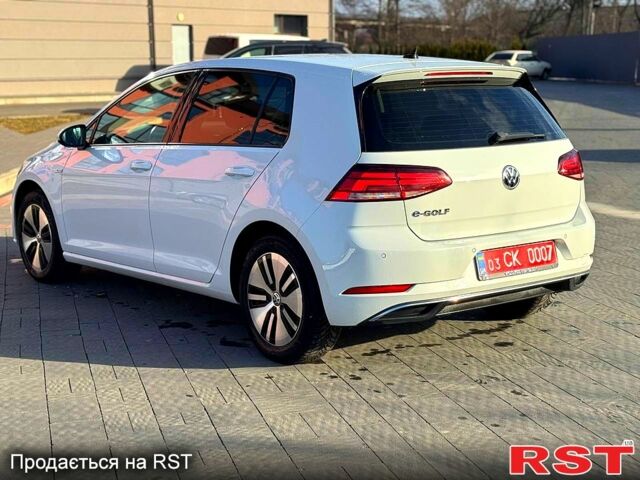 Белый Фольксваген e-Golf, объемом двигателя 0 л и пробегом 96 тыс. км за 12200 $, фото 4 на Automoto.ua