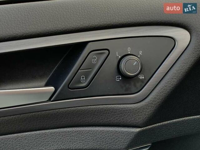 Белый Фольксваген e-Golf, объемом двигателя 0 л и пробегом 73 тыс. км за 13955 $, фото 38 на Automoto.ua