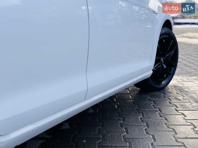 Белый Фольксваген e-Golf, объемом двигателя 0 л и пробегом 87 тыс. км за 12999 $, фото 17 на Automoto.ua