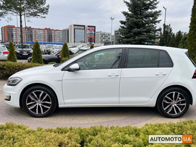 Белый Фольксваген e-Golf, объемом двигателя 36 л и пробегом 41 тыс. км за 21150 $, фото 3 на Automoto.ua