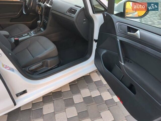 Білий Фольксваген e-Golf, об'ємом двигуна 0 л та пробігом 108 тис. км за 13800 $, фото 34 на Automoto.ua