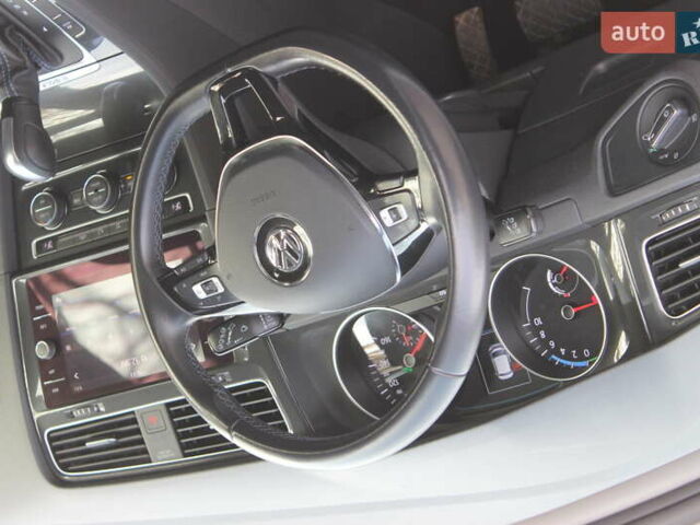 Белый Фольксваген e-Golf, объемом двигателя 0 л и пробегом 69 тыс. км за 13999 $, фото 23 на Automoto.ua