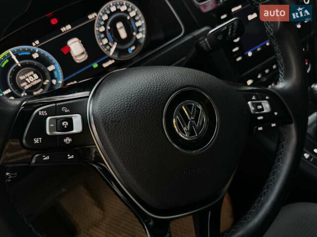 Білий Фольксваген e-Golf, об'ємом двигуна 0 л та пробігом 97 тис. км за 13999 $, фото 25 на Automoto.ua